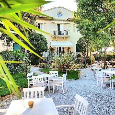 Hotel Club I Pini - Residenza D'Epoca In Versilia Lido di Camaiore Kültér fotó
